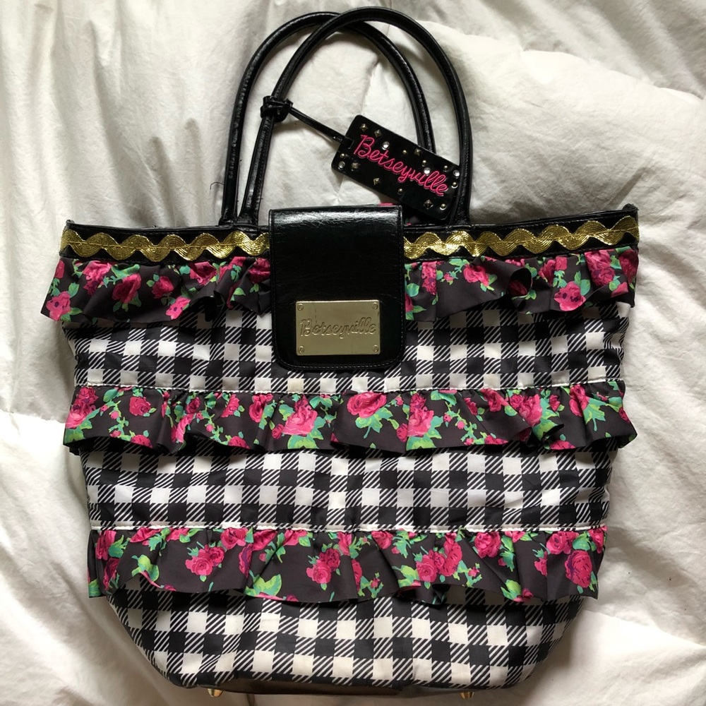 Betsey joshson purse